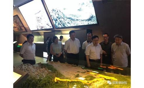 湖北省宜昌市委常委、宣传部部长王国斌参观昭君博物院